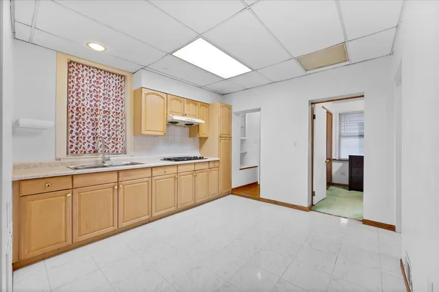 $325,000 | 3338 South Bell Avenue, Chicago, IL 60608