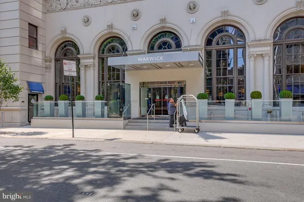 $3,950 | 1701-15 Locust Street, Unit 1402, Philadelphia, PA 19103