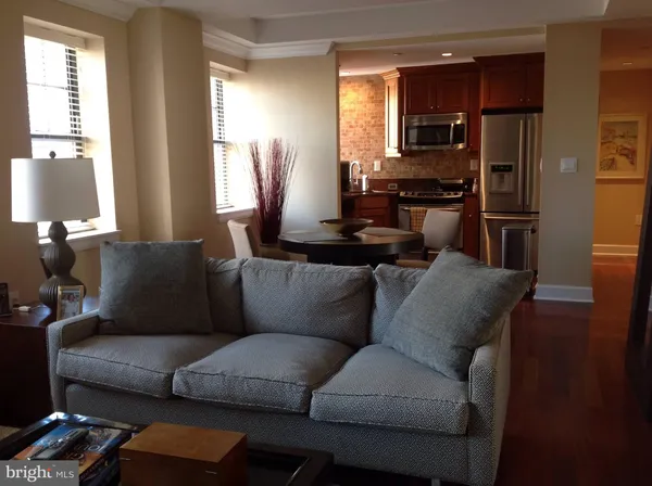 $3,950 | 1701-15 Locust Street, Unit 1402, Philadelphia, PA 19103