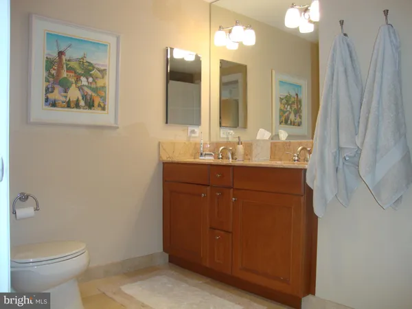 $3,950 | 1701-15 Locust Street, Unit 1402, Philadelphia, PA 19103