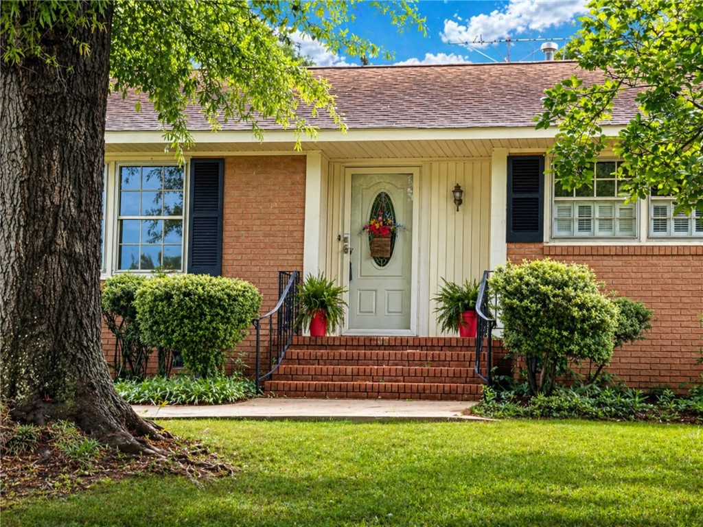 611 Heyward Road Anderson, SC 29621 - Photo 1 of 41 Front Door