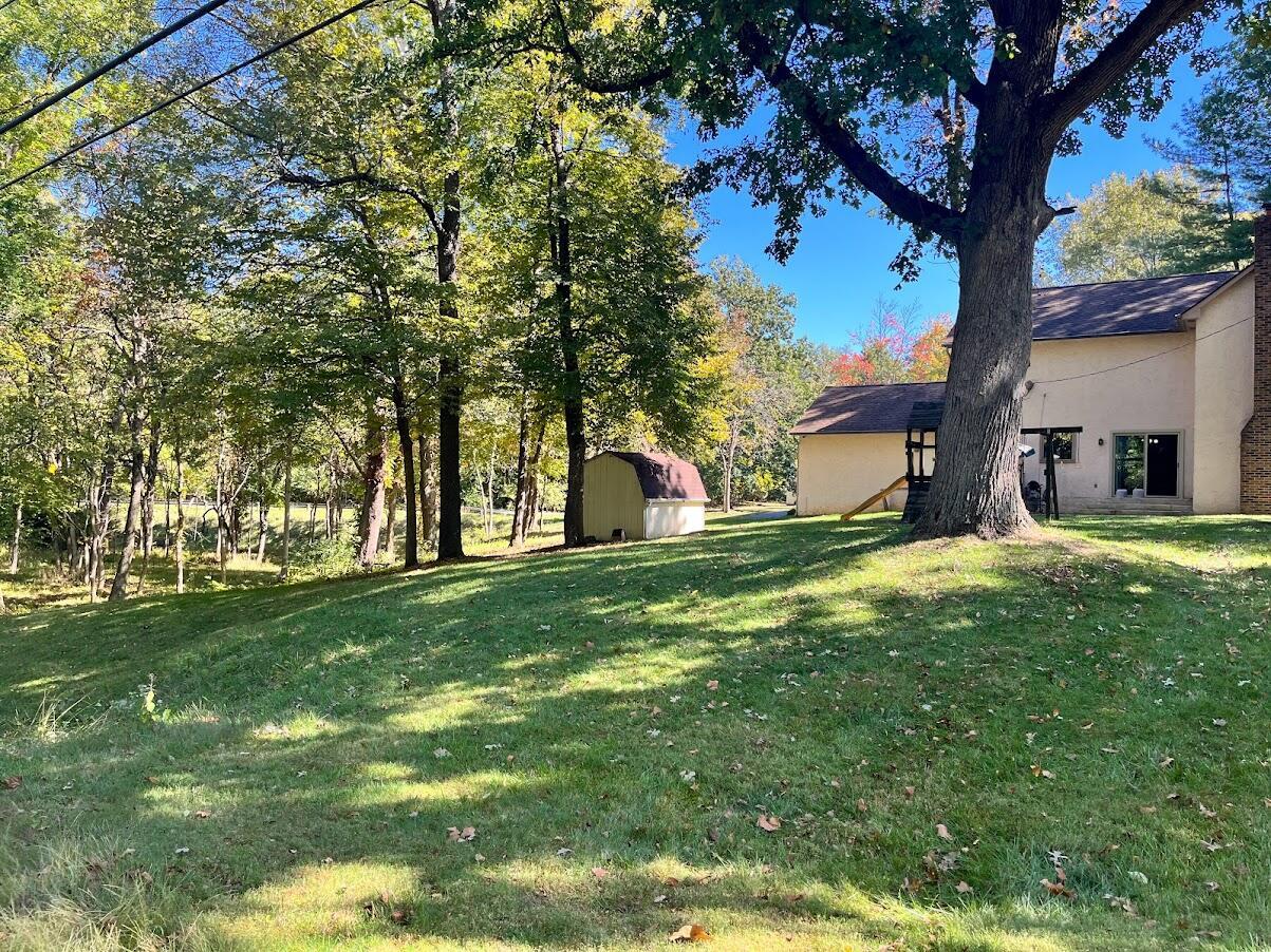 3227 Oak Spring Street Columbus, OH 43219 - Photo 13 of 16 3227 Oak Spring St beautiful setting