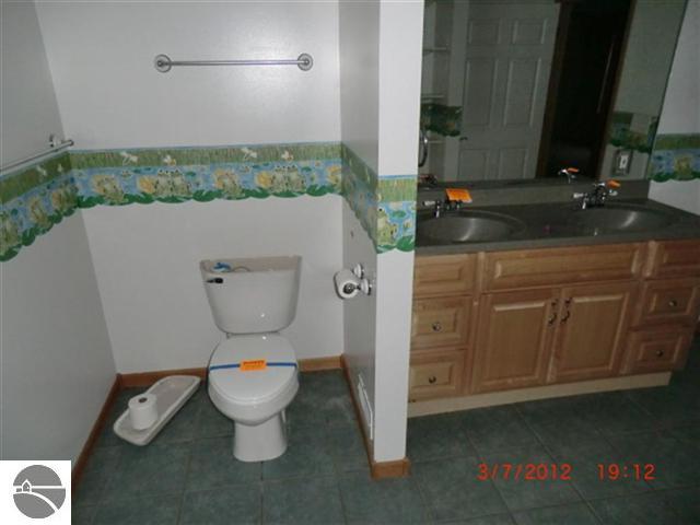 16287 Aletha Road Interlochen, MI 49643 - Photo 15 of 25 1733902-14.JPG