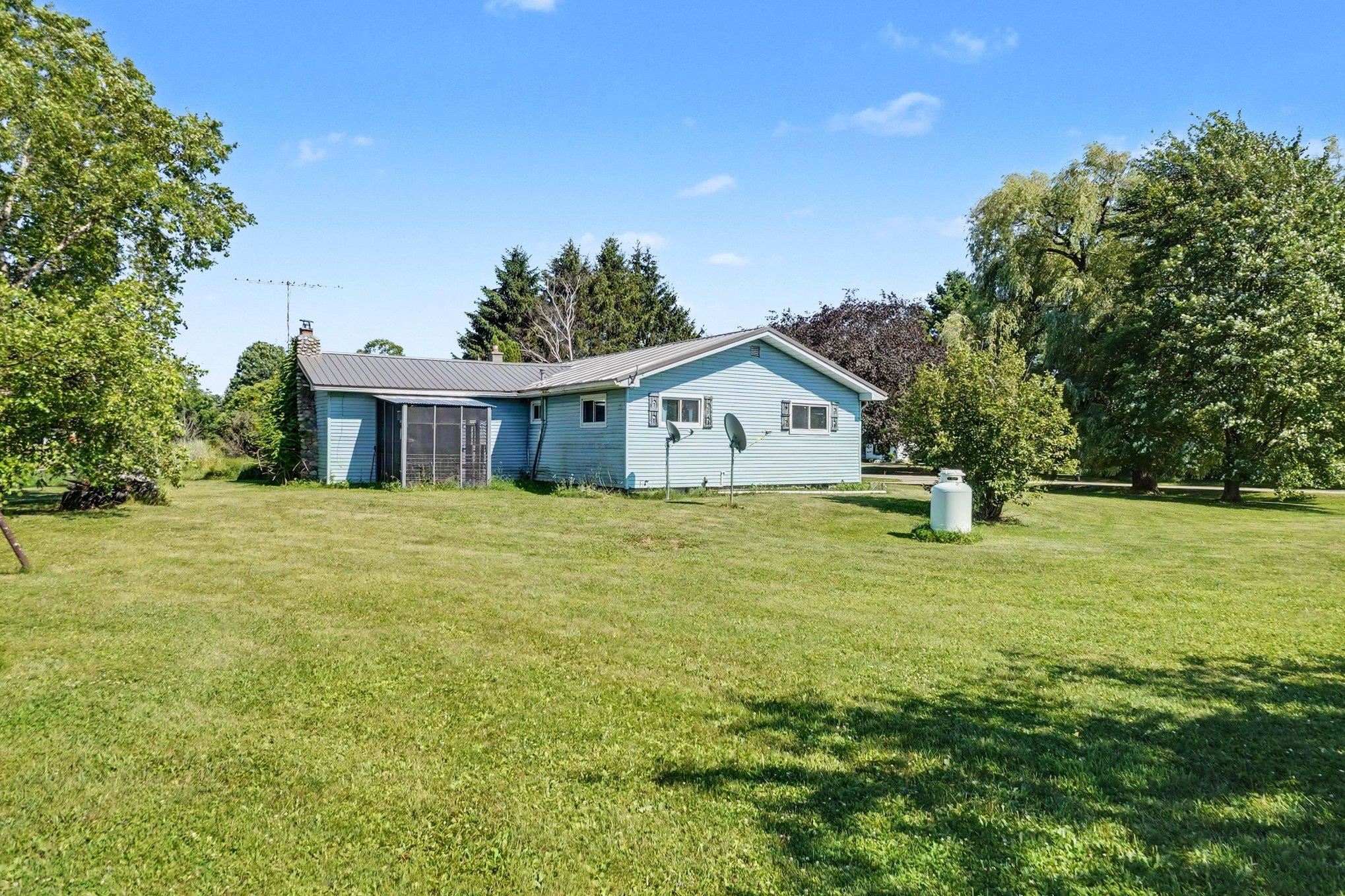 23688 4 Mile Road Reed City, MI 49677 - Photo 32 of 35 1948042-2f8f0830-1420-4ec6-b8f6-6a13d1d7392d.JPG