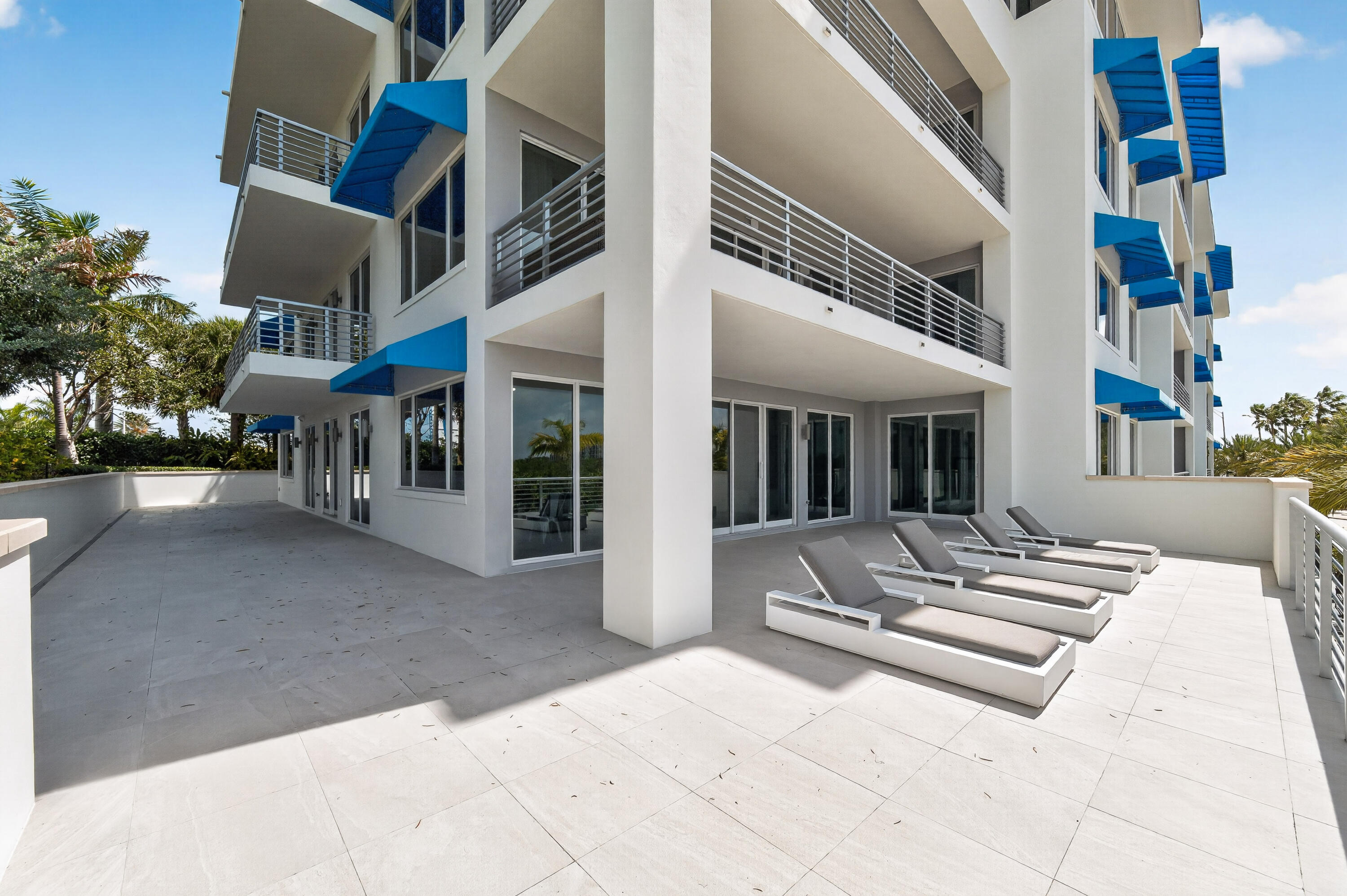 1 South Coastal Way, Unit 201 Jupiter, FL 33477 - Photo 31 of 40 a view of entryway and hall