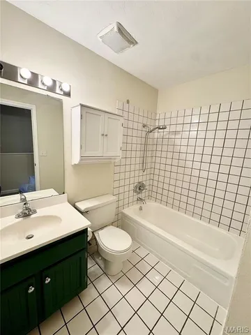 $1,450 | 110 Ginger Creek Parkway, Unit 3, Glen Carbon, IL 62034