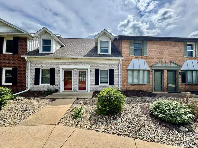 $1,450 | 110 Ginger Creek Parkway, Unit 3, Glen Carbon, IL 62034