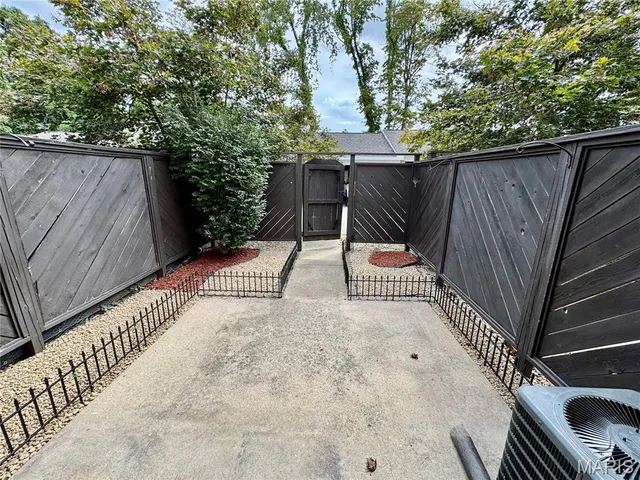 $1,450 | 110 Ginger Creek Parkway, Unit 3, Glen Carbon, IL 62034