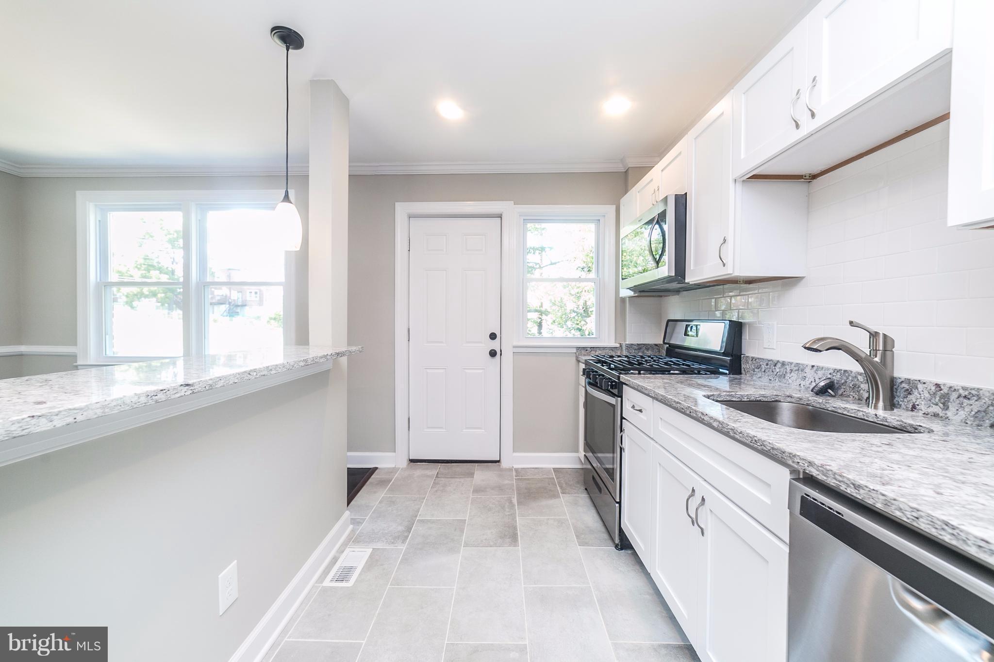 4246 Flowerton Road Baltimore, MD 21229 - Photo 11 of 30 Kitchen