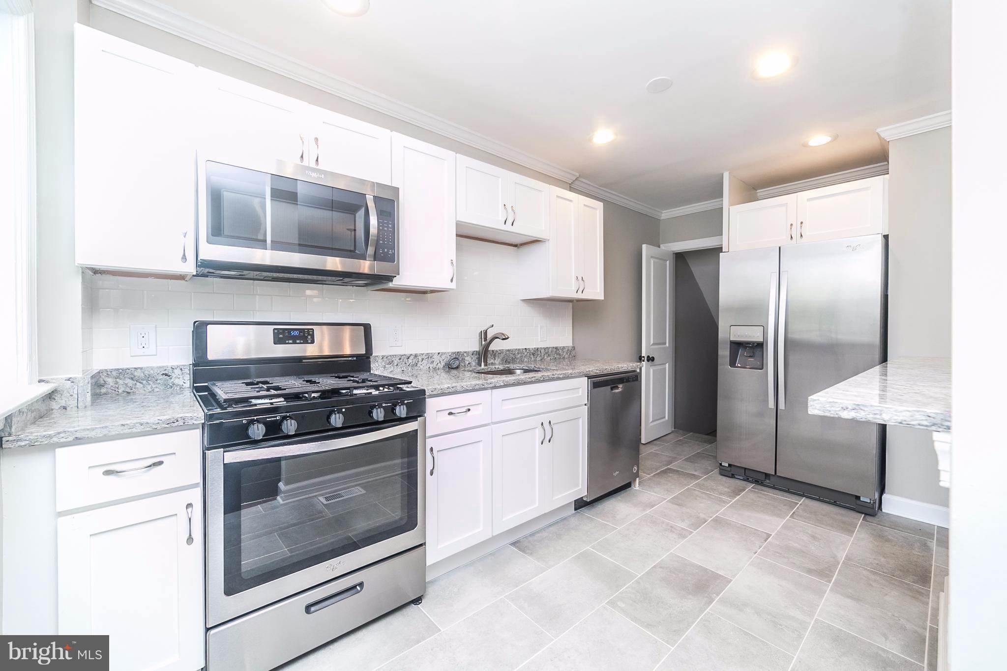 4246 Flowerton Road Baltimore, MD 21229 - Photo 9 of 30 Kitchen