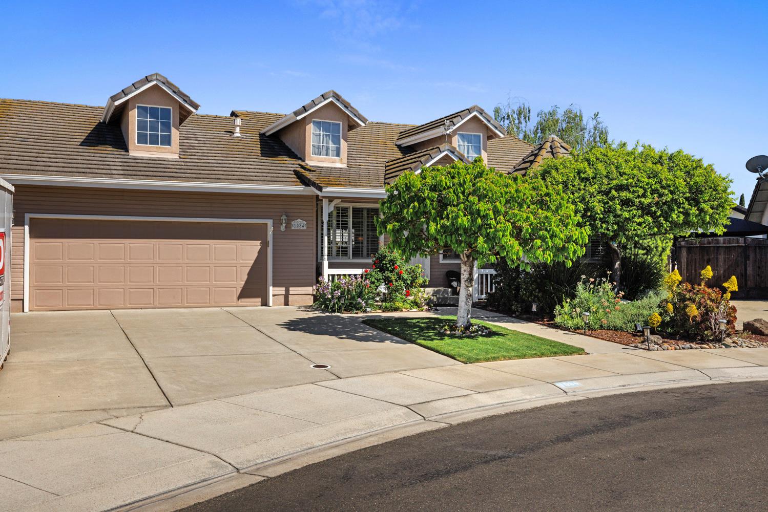 1084 Eastburg Court Ripon, CA 95366 - Photo 2 of 46