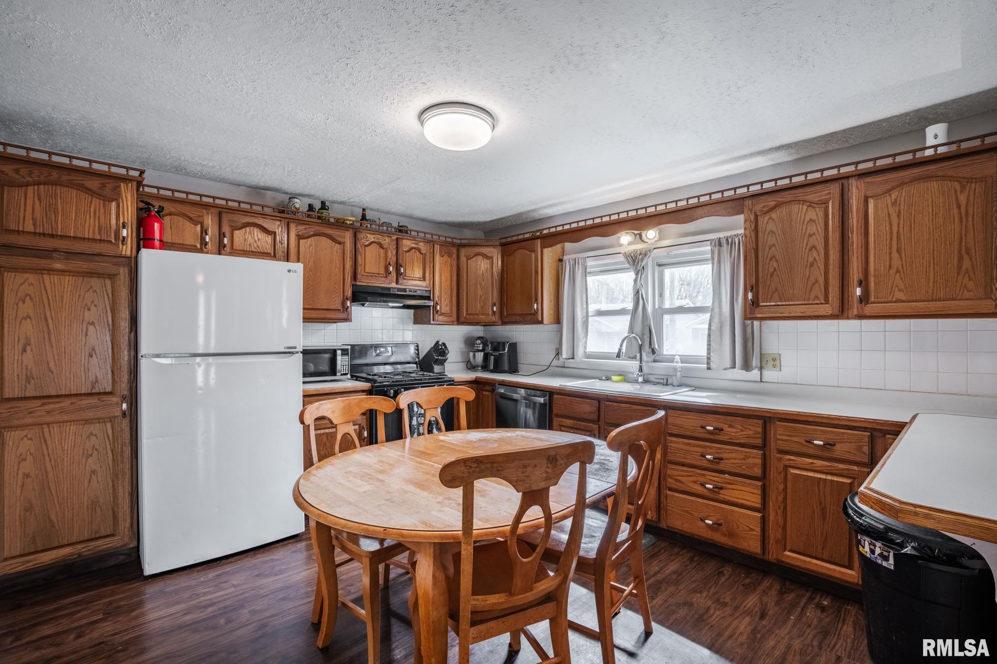 500 Kramer Street Carterville, IL 62918 - Photo 6 of 28