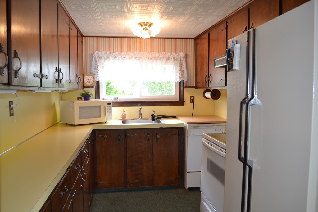 38 River Road Somerset, MA 02725 - Photo 3 of 24 Gallery Image 3