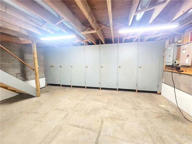 $2,400 | 9 Wisteria Lane, Irondequoit, NY 14617