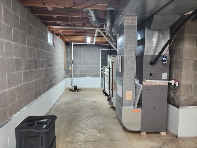 $2,400 | 9 Wisteria Lane, Irondequoit, NY 14617