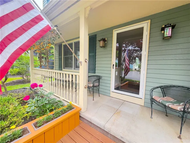 $2,400 | 9 Wisteria Lane, Irondequoit, NY 14617