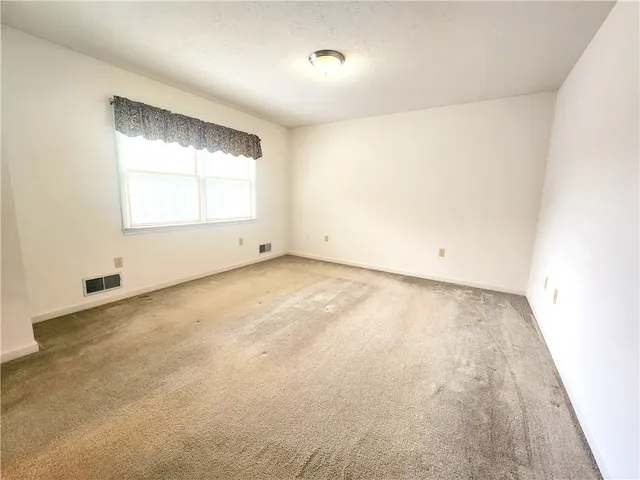 $2,400 | 9 Wisteria Lane, Irondequoit, NY 14617