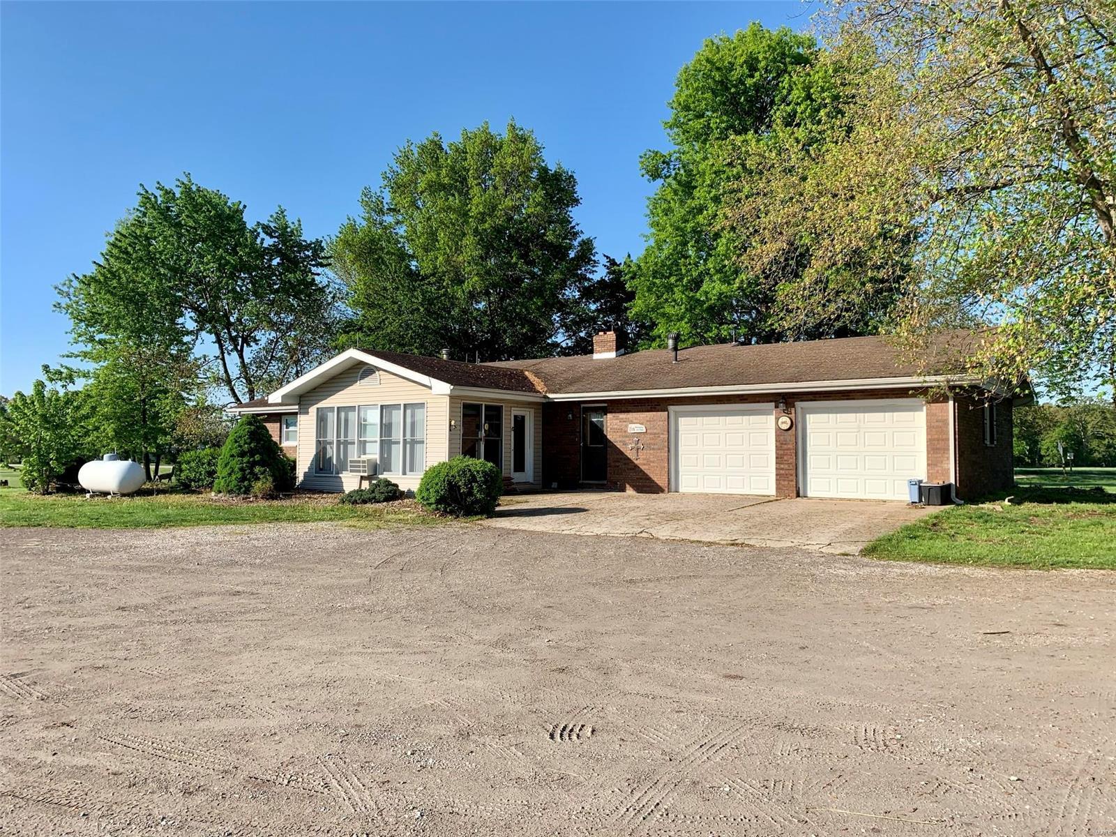 6840 Alhambra Road Alhambra, IL 62001 - Photo 1 of 49