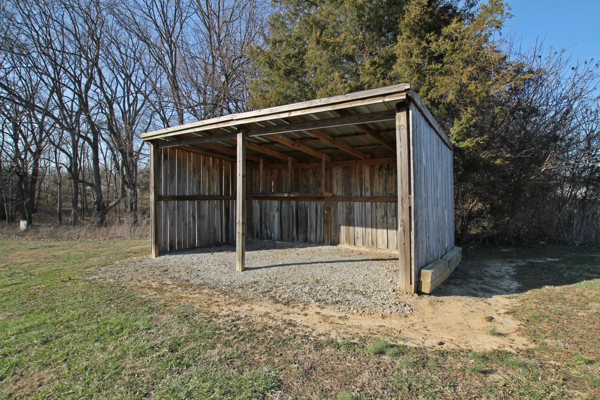 5652 Hopewell Road Springfield, TN 37172 - Photo 33 of 37 a view of wooden door