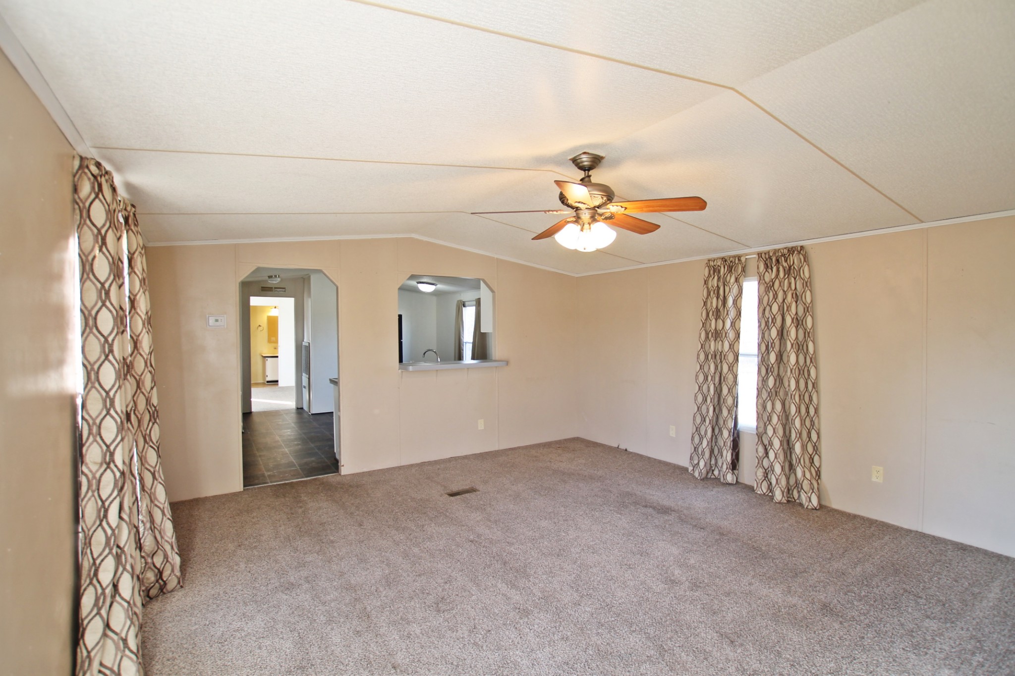 5652 Hopewell Road Springfield, TN 37172 - Photo 4 of 37 a view of livingroom with window