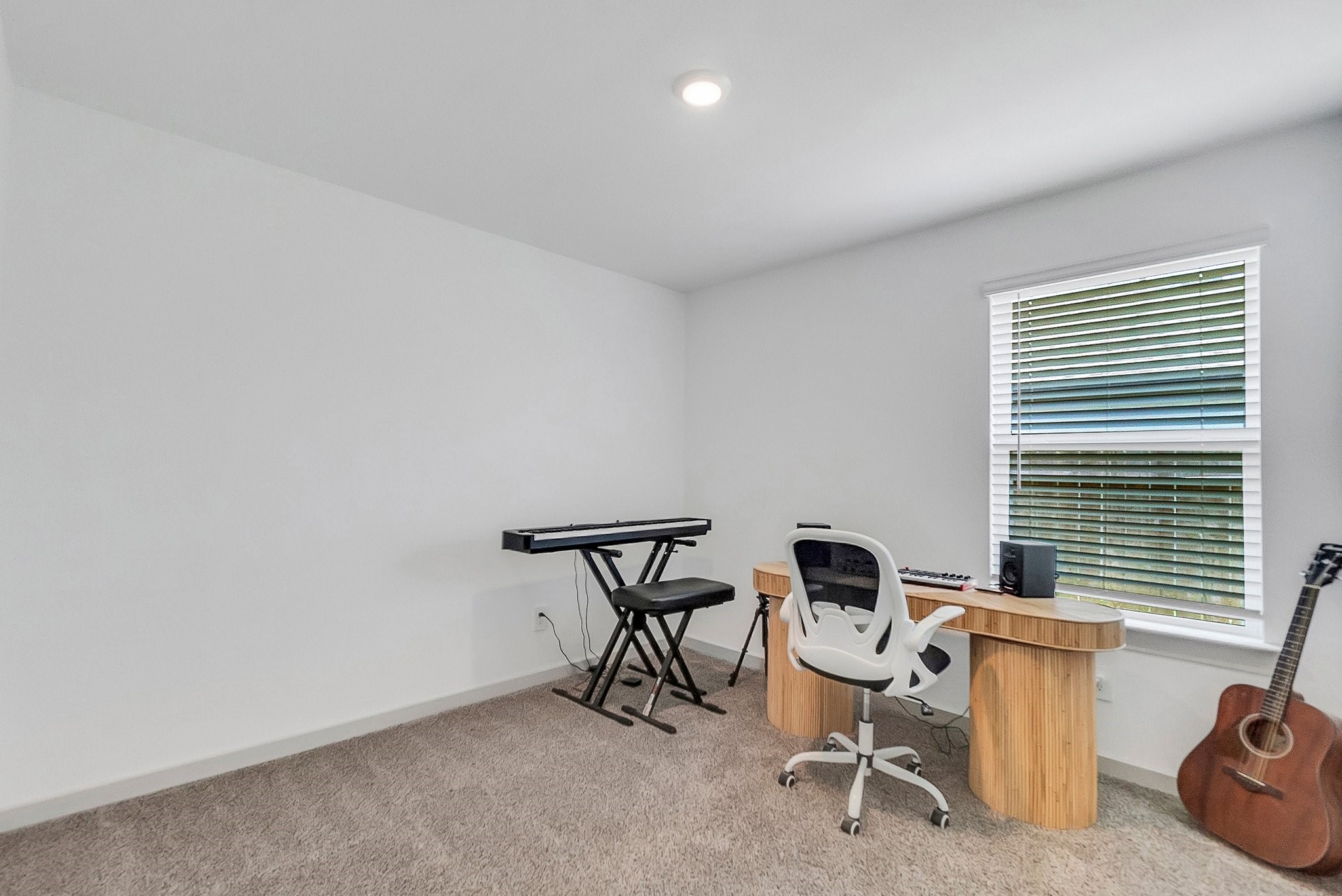 10647 Cascade Crk Drive Rosharon, TX 77583 - Photo 15 of 27 a view of a workspace with furniture