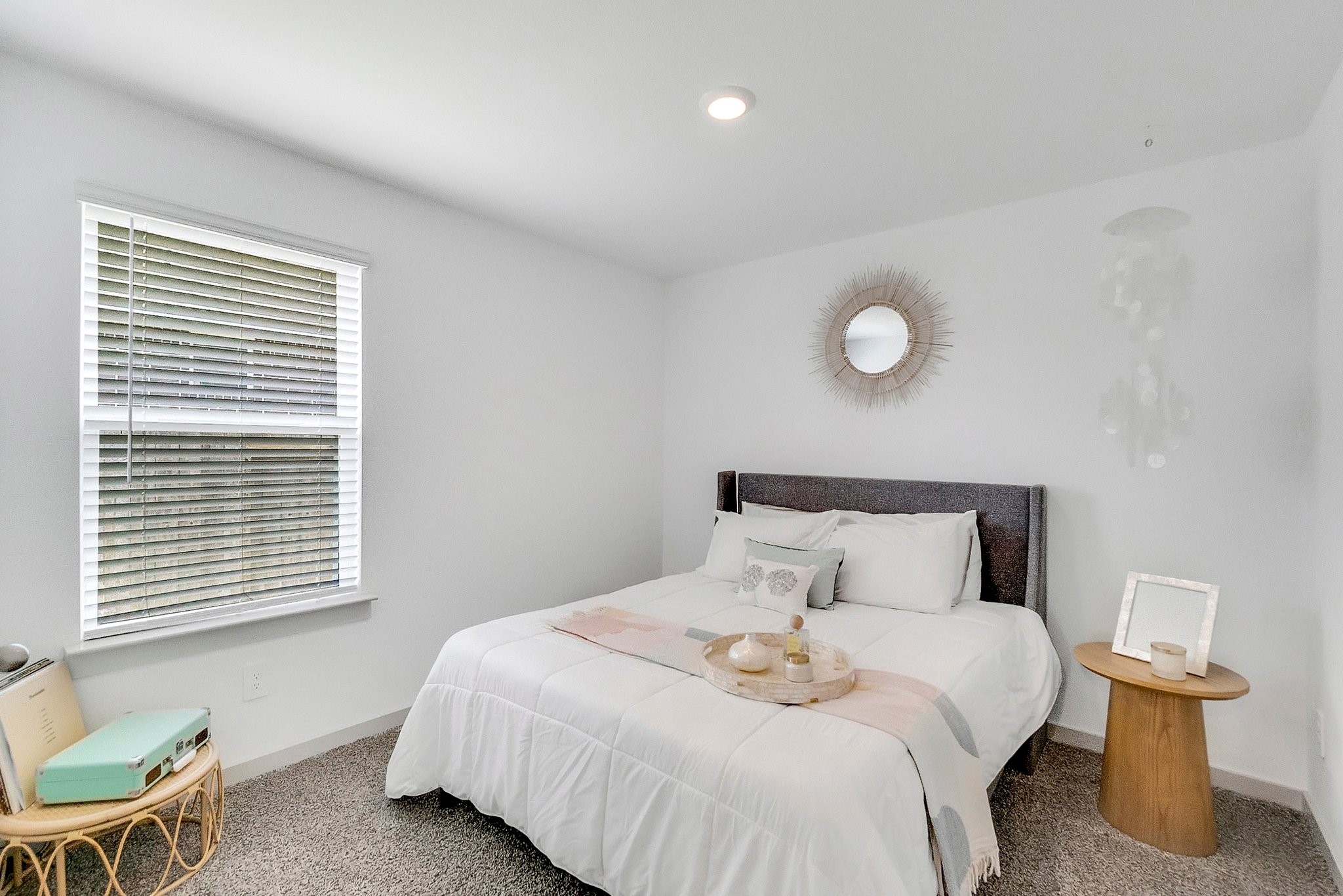 10647 Cascade Crk Drive Rosharon, TX 77583 - Photo 17 of 27 a bedroom with a bed and chair