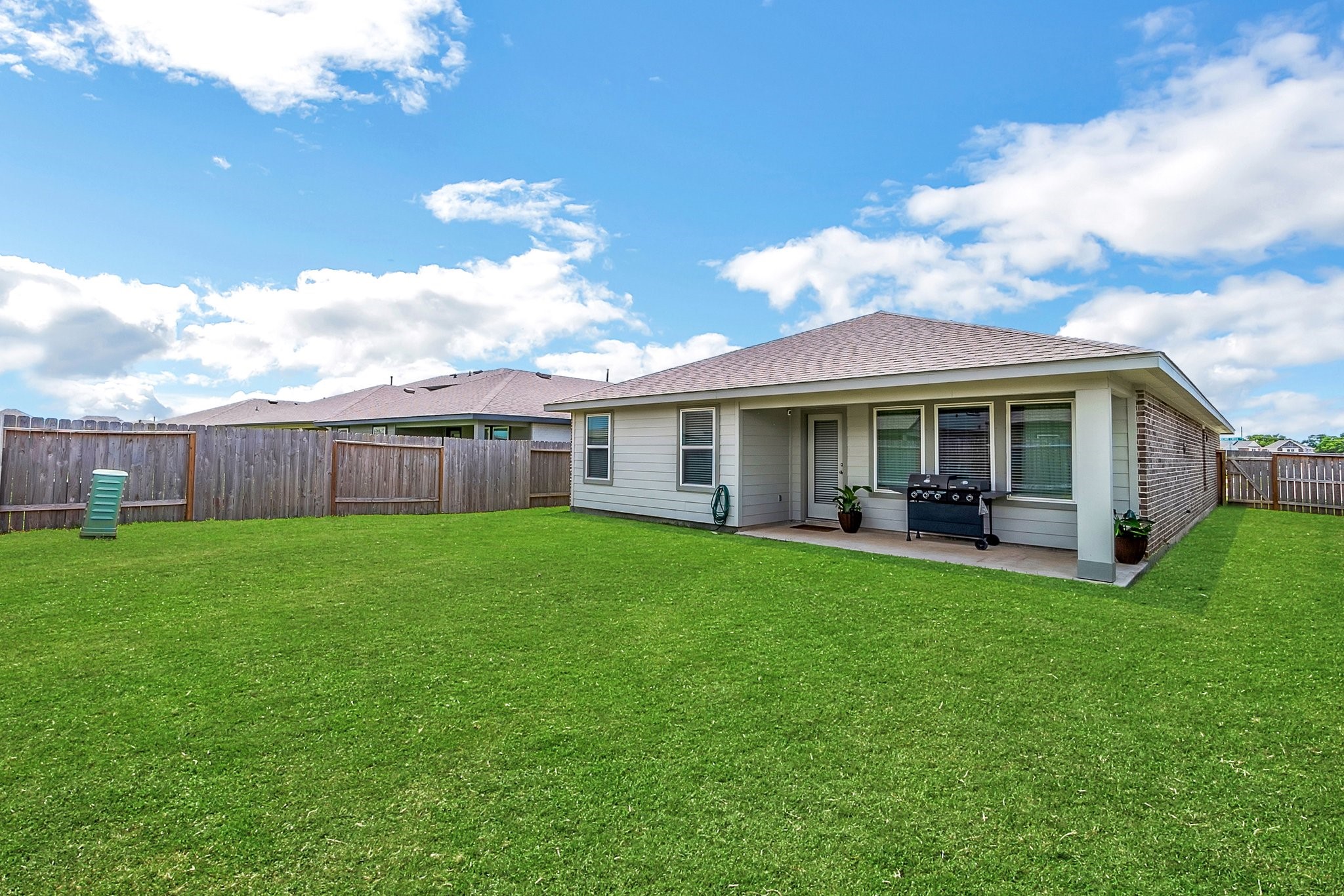 10647 Cascade Crk Drive Rosharon, TX 77583 - Photo 22 of 29 Nice backyard