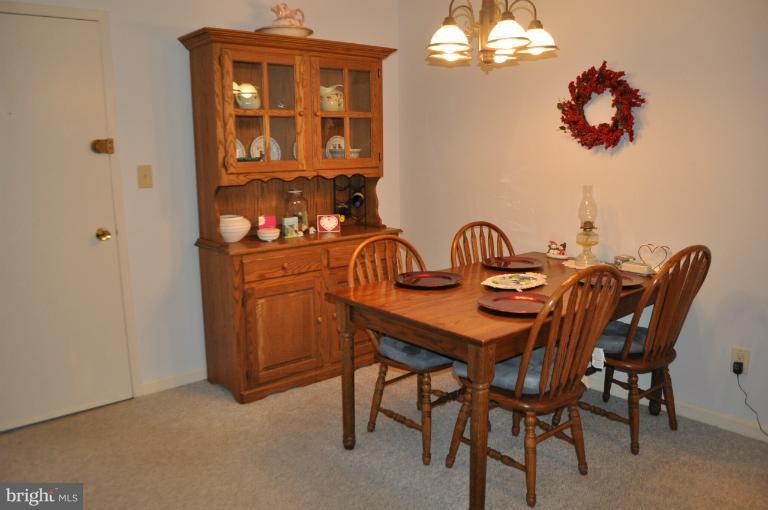 5906 Bayshire Road, Unit G Springfield, VA 22152 - Photo 7 of 26 Dining Room