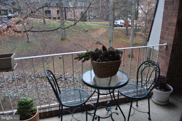 5906 Bayshire Road, Unit G Springfield, VA 22152 - Photo 8 of 26 View