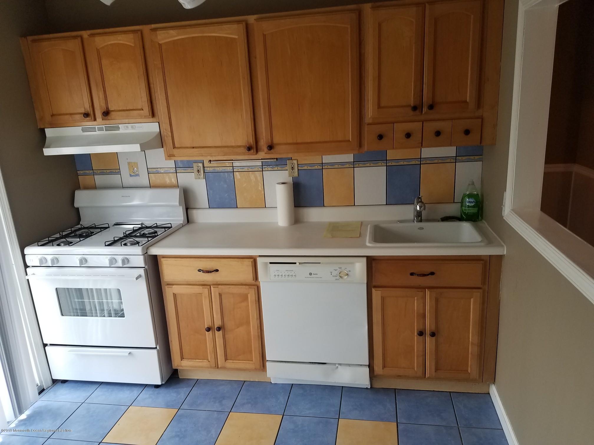 1558 Forge Pond Road Brick, NJ 08724 - Photo 6 of 20 Kitchen