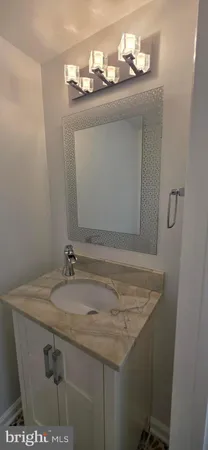 $2,350 | 165 B Leeds Court West, Warrenton, VA 20186