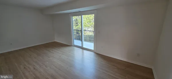 $2,350 | 165 B Leeds Court West, Warrenton, VA 20186