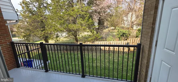 $2,350 | 165 B Leeds Court West, Warrenton, VA 20186