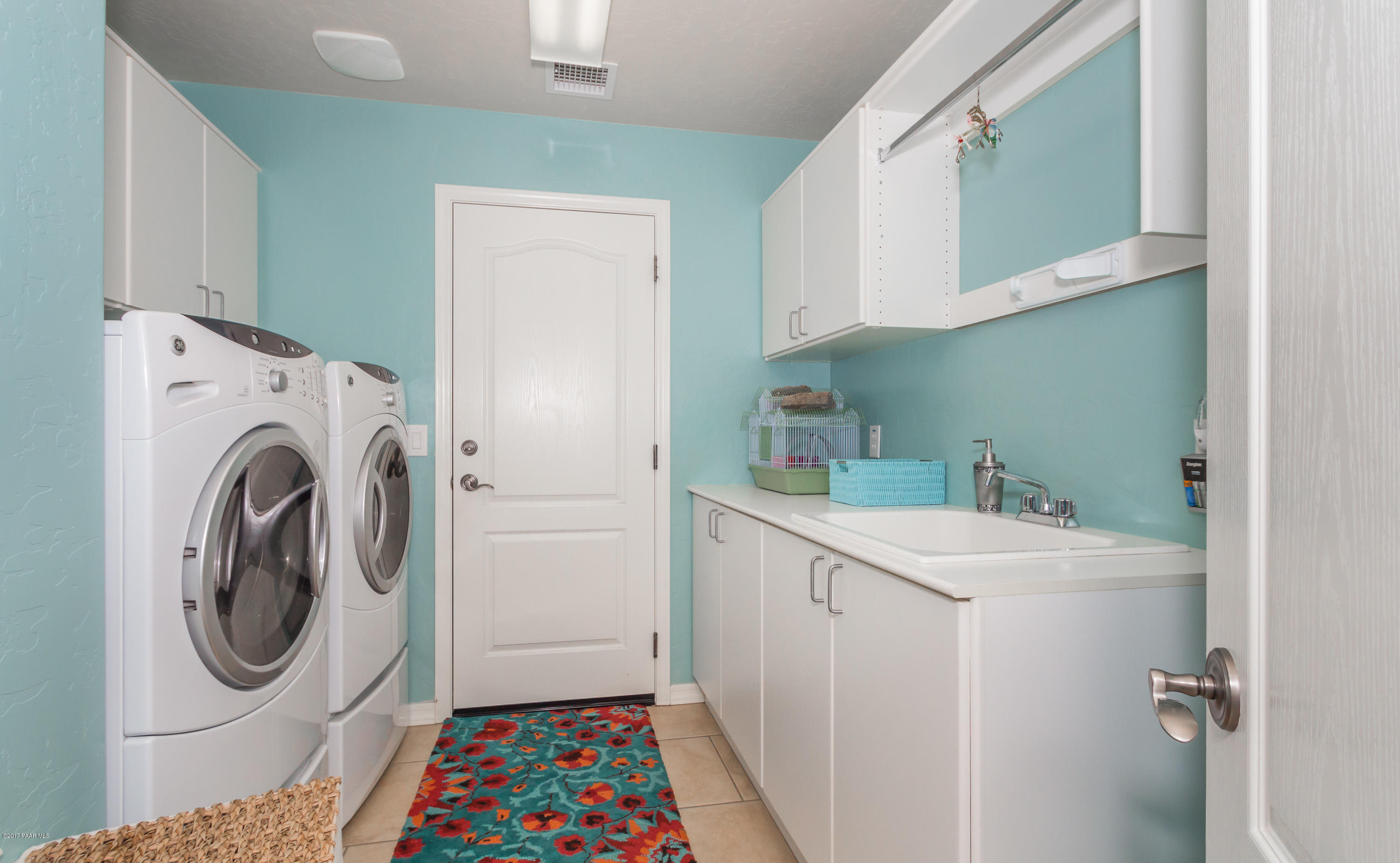1197 Rusty Nail Road Prescott Valley, AZ 86314 - Photo 15 of 40 a utility room with dryer and washer