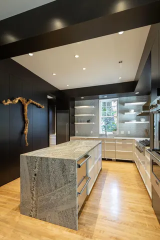 $10,500 | 2700 West Lake Of The Isles Parkway, Minneapolis, MN 55416