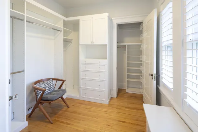 $10,500 | 2700 West Lake Of The Isles Parkway, Minneapolis, MN 55416