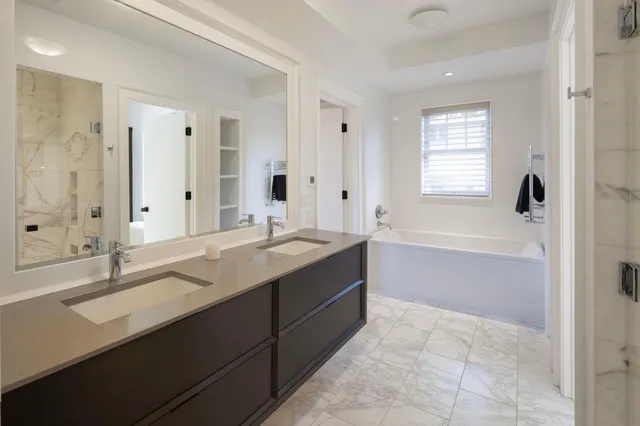 $10,500 | 2700 West Lake Of The Isles Parkway, Minneapolis, MN 55416