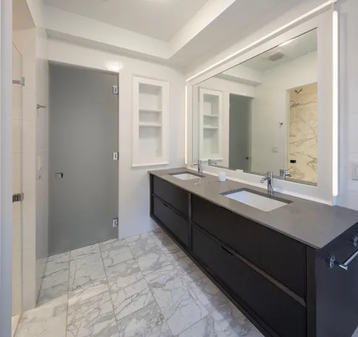 $10,500 | 2700 West Lake Of The Isles Parkway, Minneapolis, MN 55416