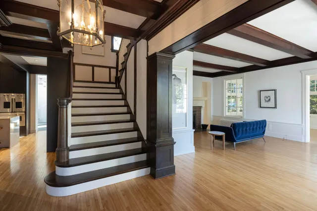 $10,500 | 2700 West Lake Of The Isles Parkway, Minneapolis, MN 55416