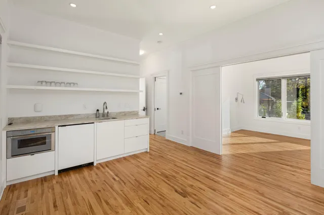 $10,500 | 2700 West Lake Of The Isles Parkway, Minneapolis, MN 55416