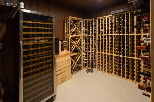 $10,500 | 2700 West Lake Of The Isles Parkway, Minneapolis, MN 55416