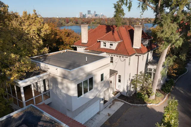 $10,500 | 2700 West Lake Of The Isles Parkway, Minneapolis, MN 55416