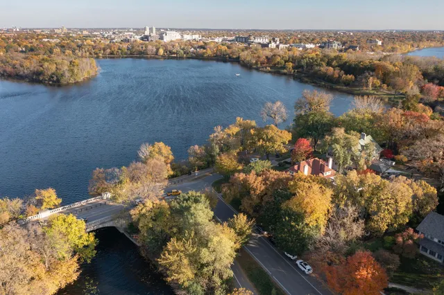 $10,500 | 2700 West Lake Of The Isles Parkway, Minneapolis, MN 55416