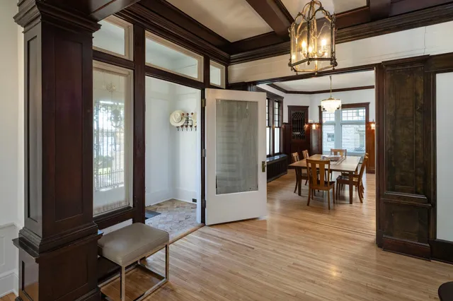 $10,500 | 2700 West Lake Of The Isles Parkway, Minneapolis, MN 55416