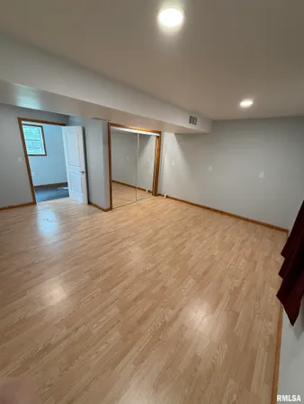 $145,000 | 112 East Grand Avenue, Owaneco, IL 62555