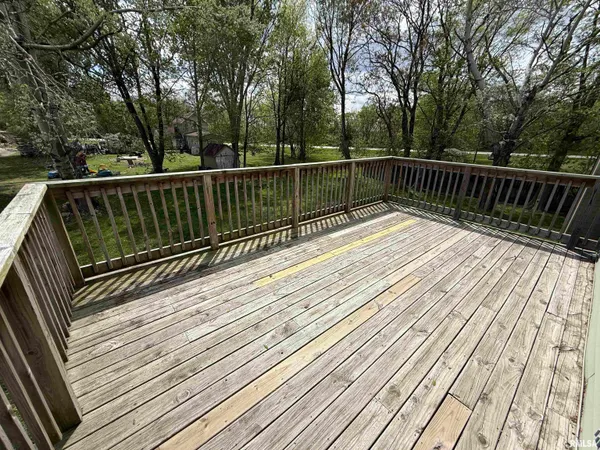 $145,000 | 112 East Grand Avenue, Owaneco, IL 62555