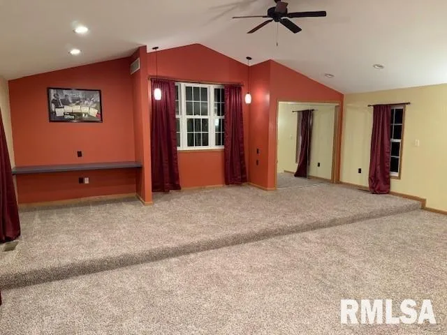 $145,000 | 112 East Grand Avenue, Owaneco, IL 62555