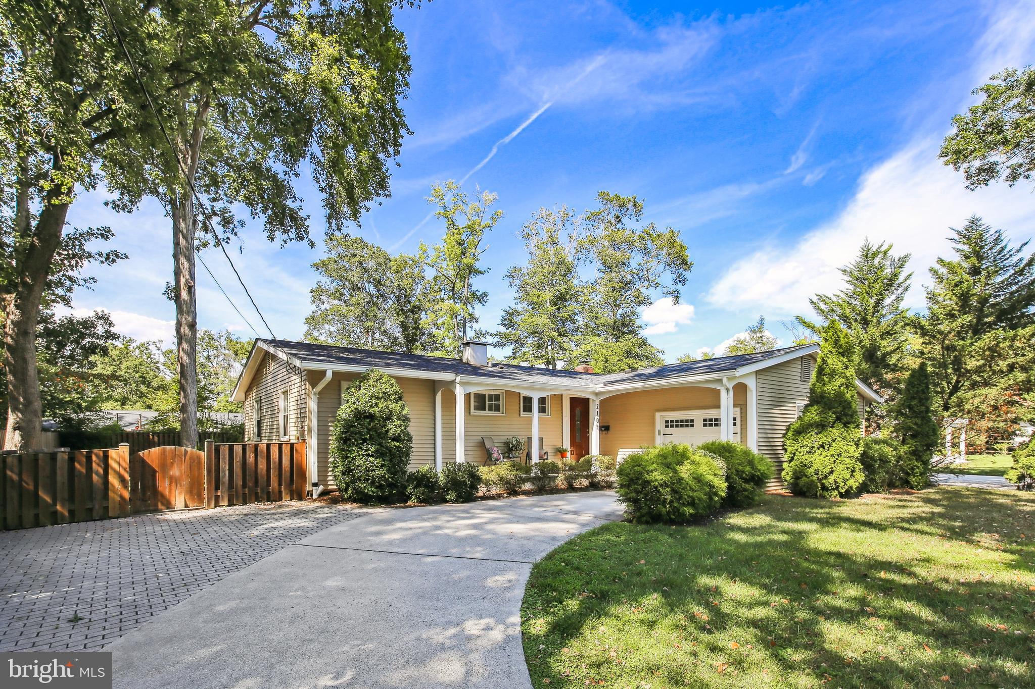 2104 Shenandoah Road Alexandria, VA 22308 - Photo 2 of 55