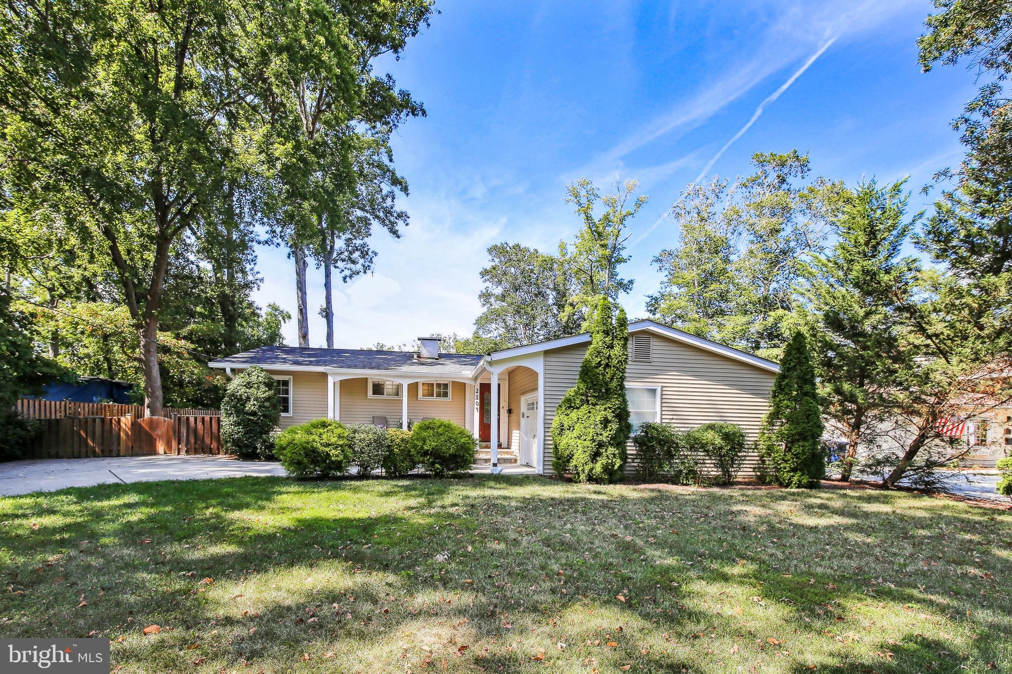 2104 Shenandoah Road Alexandria, VA 22308 - Photo 3 of 55