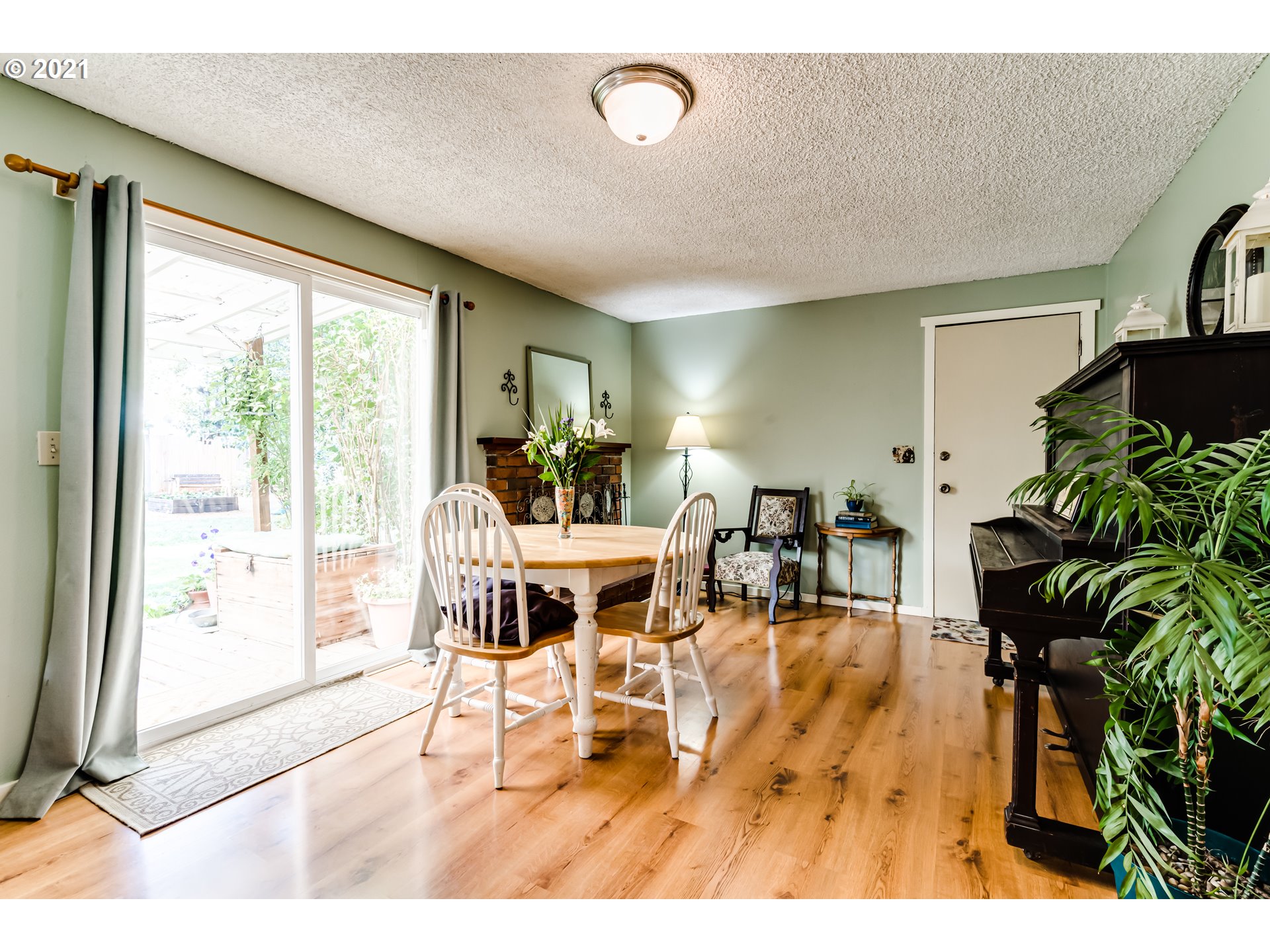 6617 C Street Springfield, OR 97478 - Photo 13 of 32 Gallery Image 13